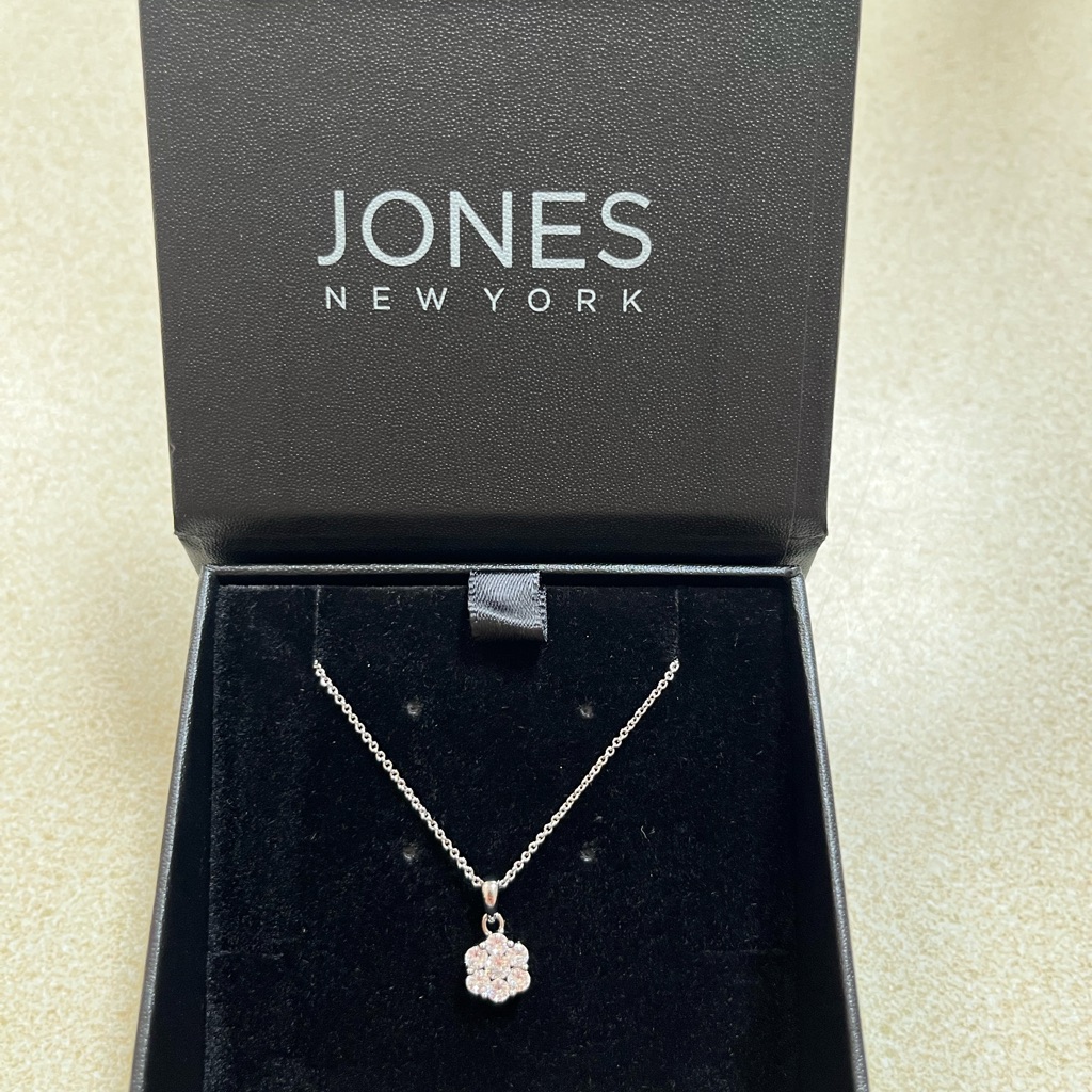 Jones New York Silver Flower Pendant Necklace 30$